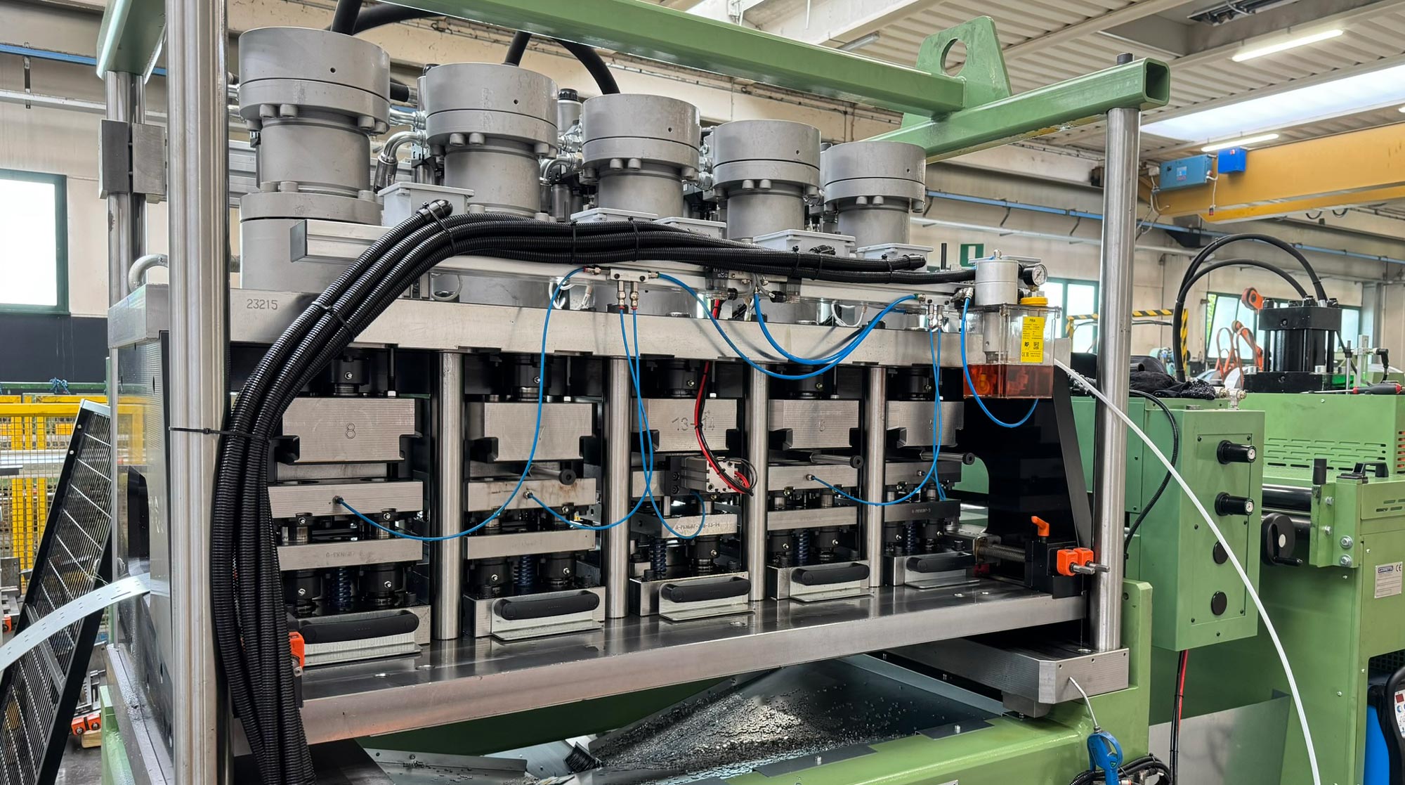 stampaggio a freddo della lamiera metallica