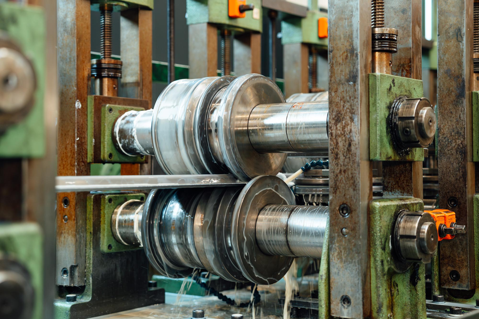 Roll forming process: a complete guide to metal profiling