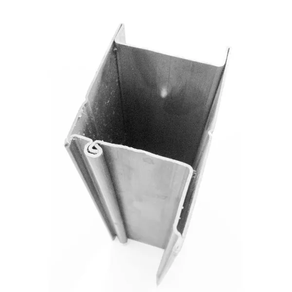 palo in acciaio zincato su misura