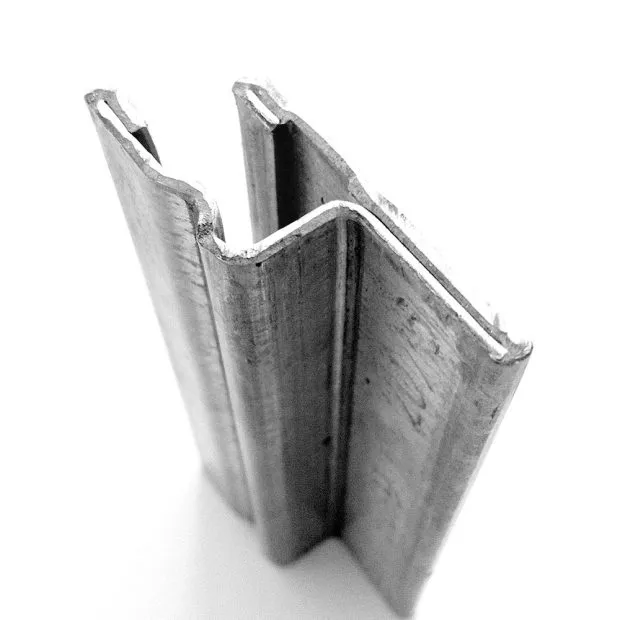 Profilo speciale in acciaio zincato