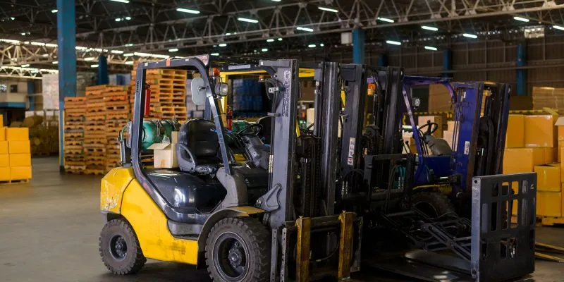 Special custom profiles for forklift cabins and masts