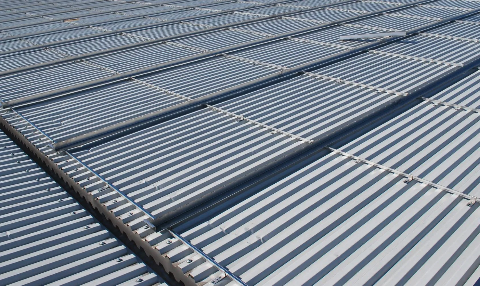 profili su misura in acciaio per impianti fotovoltaici