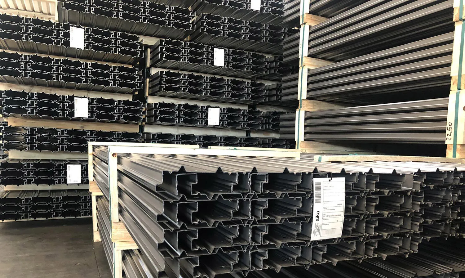 profili a freddo laminati in acciaio per industria